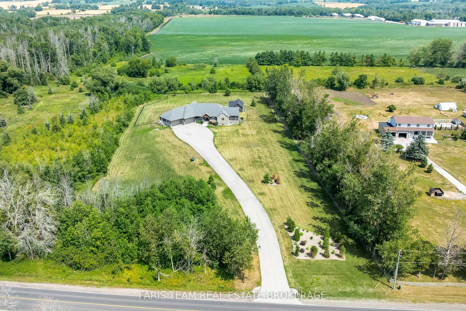 Photo 3 of 6185 10 Side Road, Innisfil, Cookstown — HOMEH