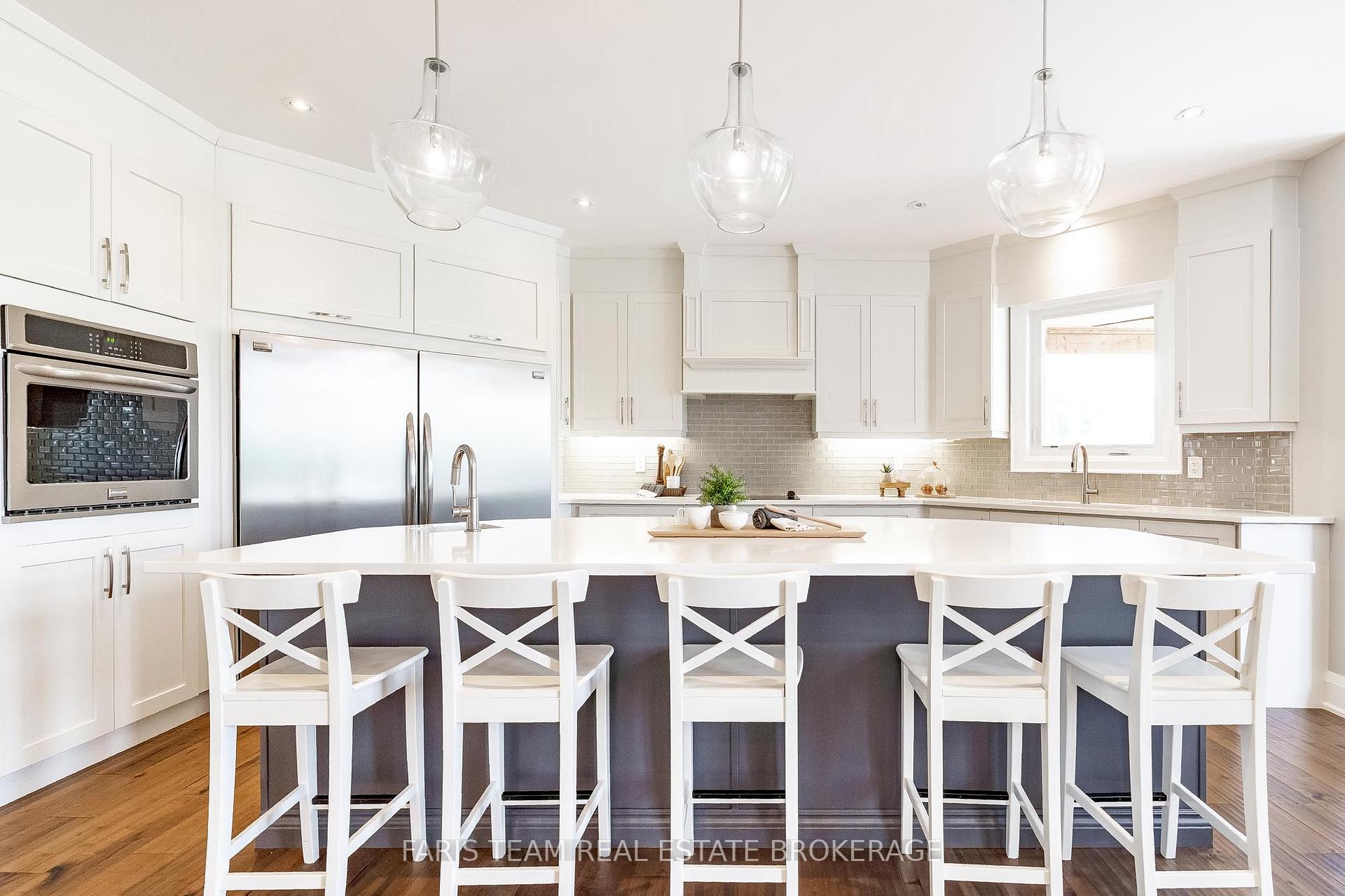 Photo 6 of 6185 10 Side Road, Innisfil, Cookstown — HOMEH