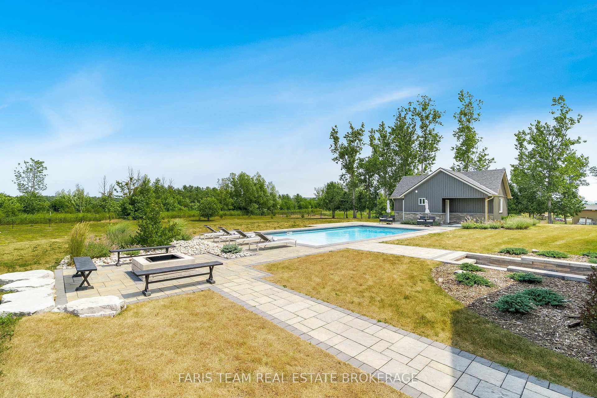 Photo 29 of 6185 10 Side Road, Innisfil, Cookstown — HOMEH