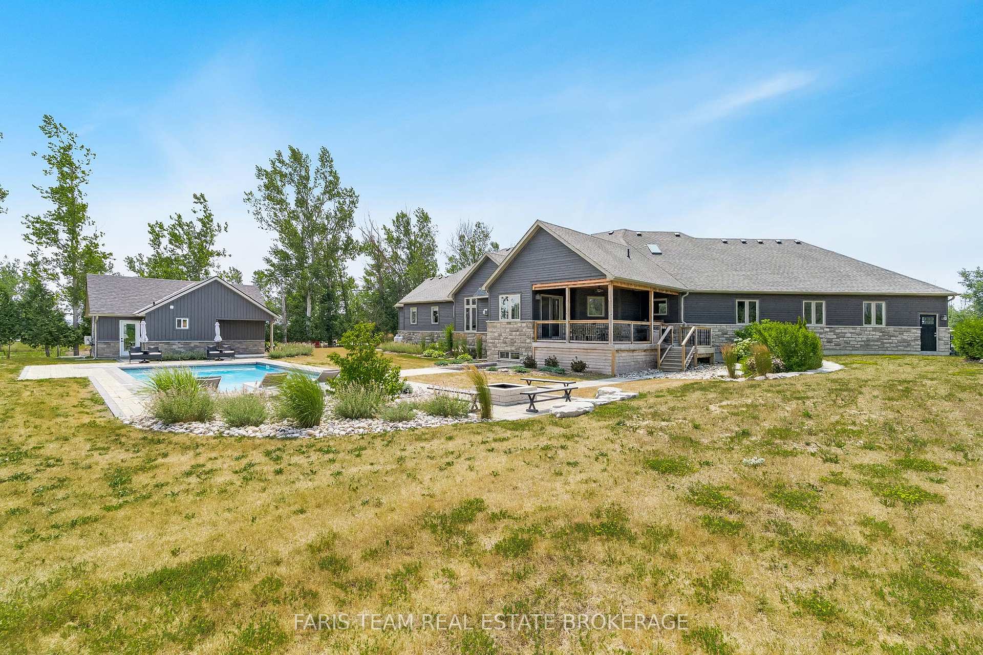 Photo 31 of 6185 10 Side Road, Innisfil, Cookstown — HOMEH