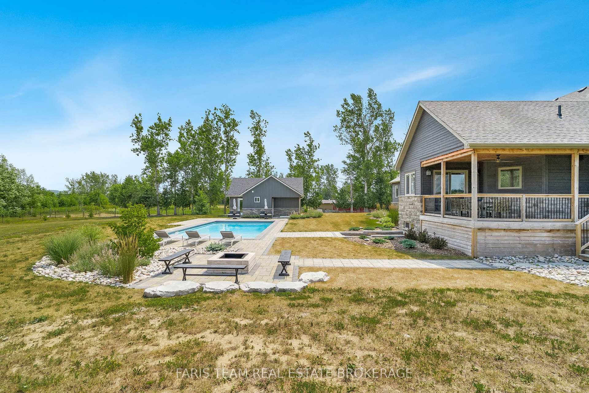 Photo 32 of 6185 10 Side Road, Innisfil, Cookstown — HOMEH