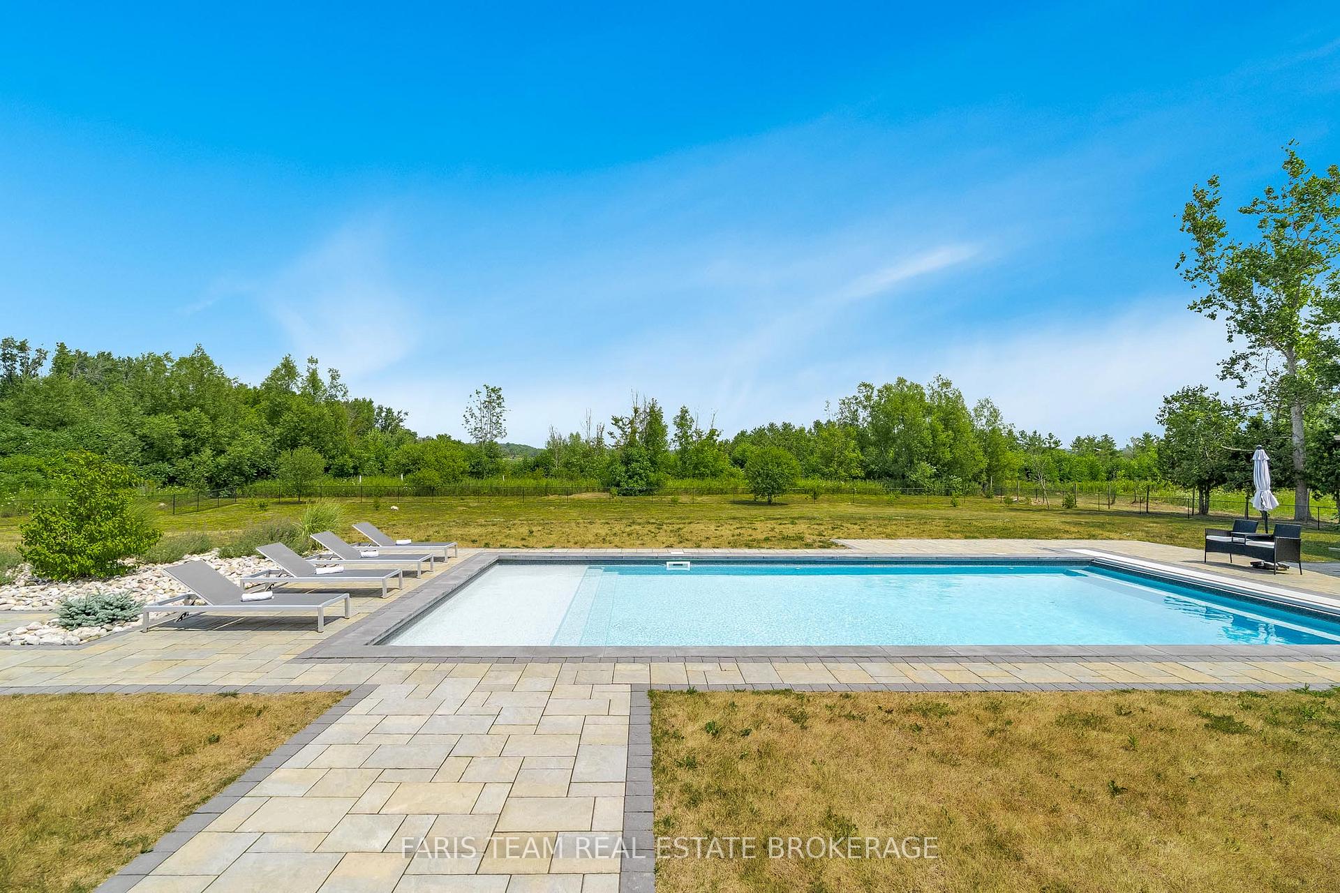 Photo 33 of 6185 10 Side Road, Innisfil, Cookstown — HOMEH