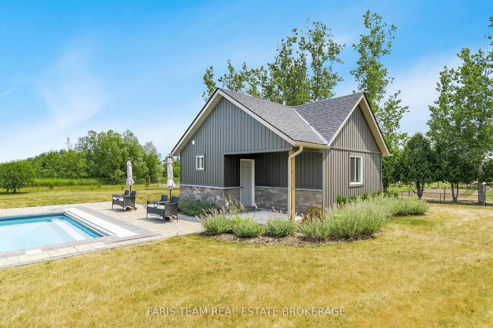 Photo 37 of 6185 10 Side Road, Innisfil, Cookstown — HOMEH