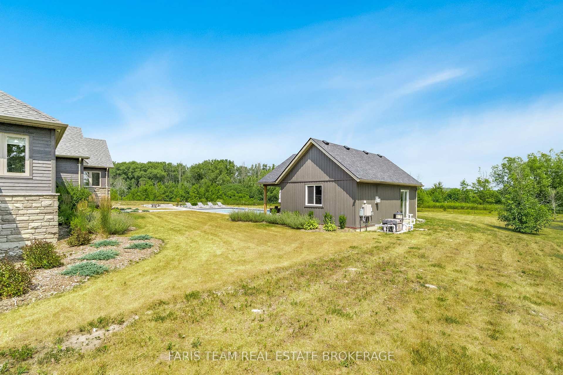Photo 38 of 6185 10 Side Road, Innisfil, Cookstown — HOMEH