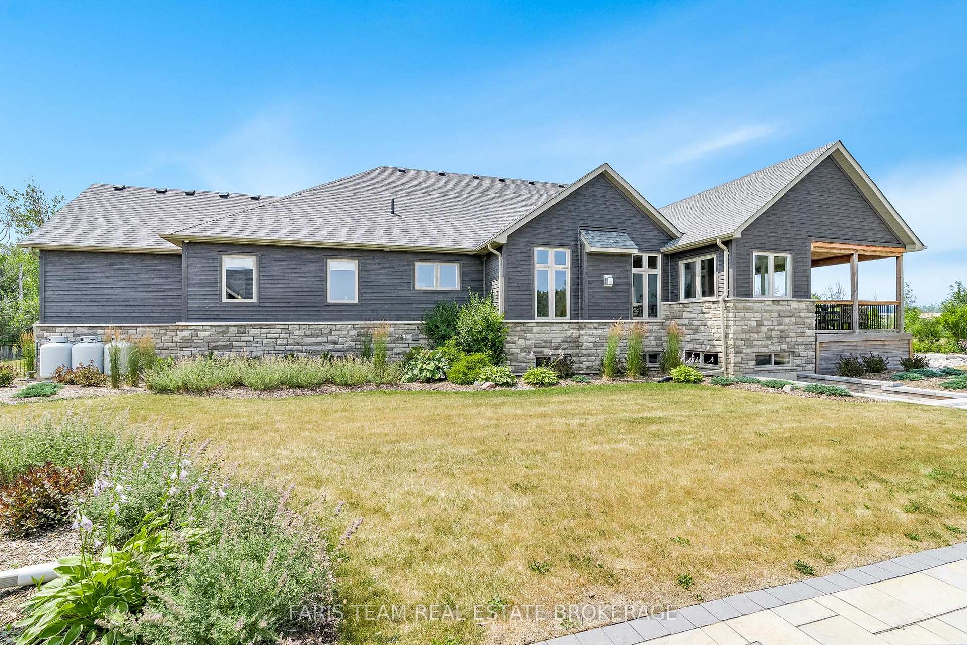 Photo 39 of 6185 10 Side Road, Innisfil, Cookstown — HOMEH