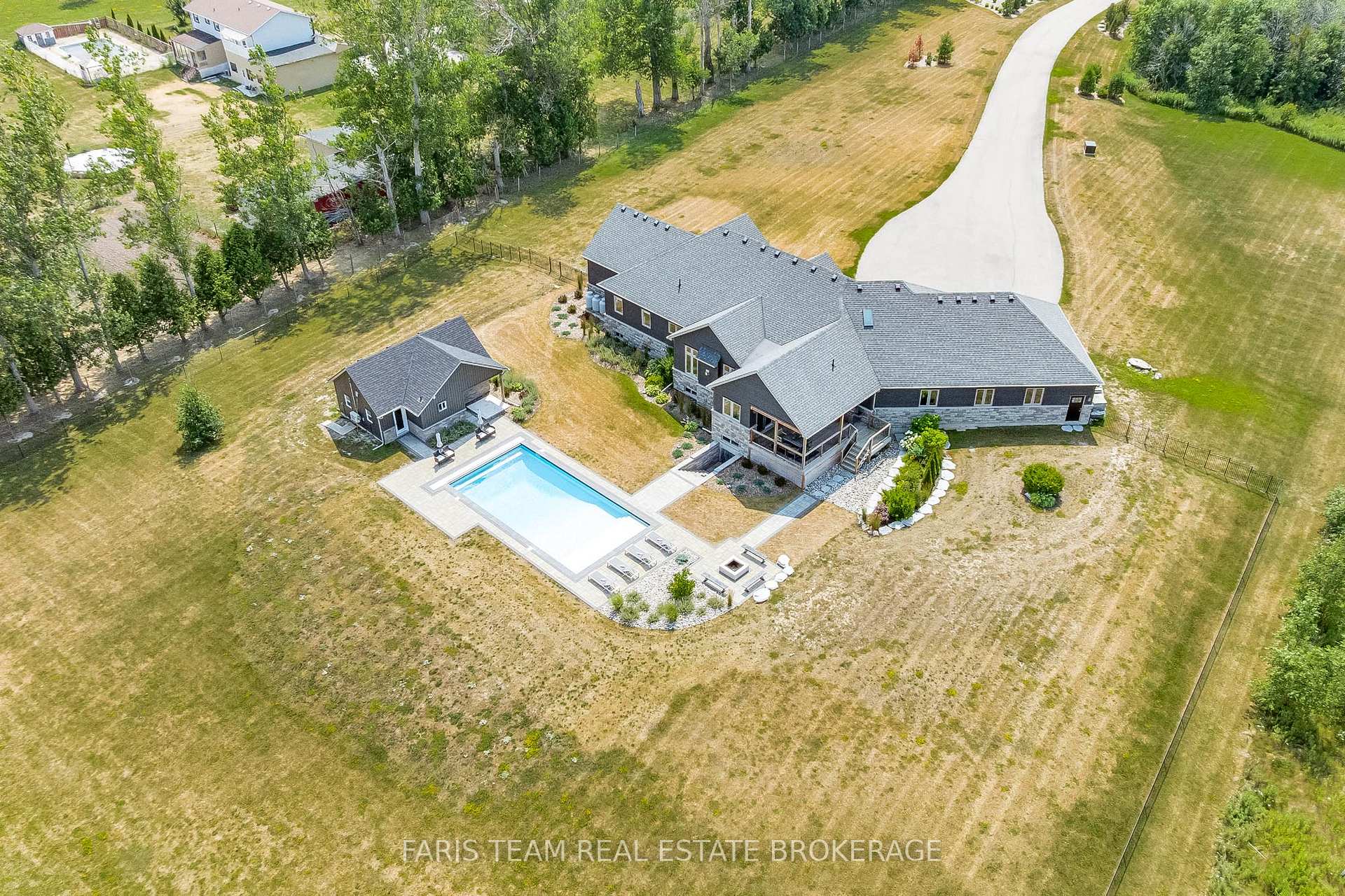 Photo 41 of 6185 10 Side Road, Innisfil, Cookstown — HOMEH
