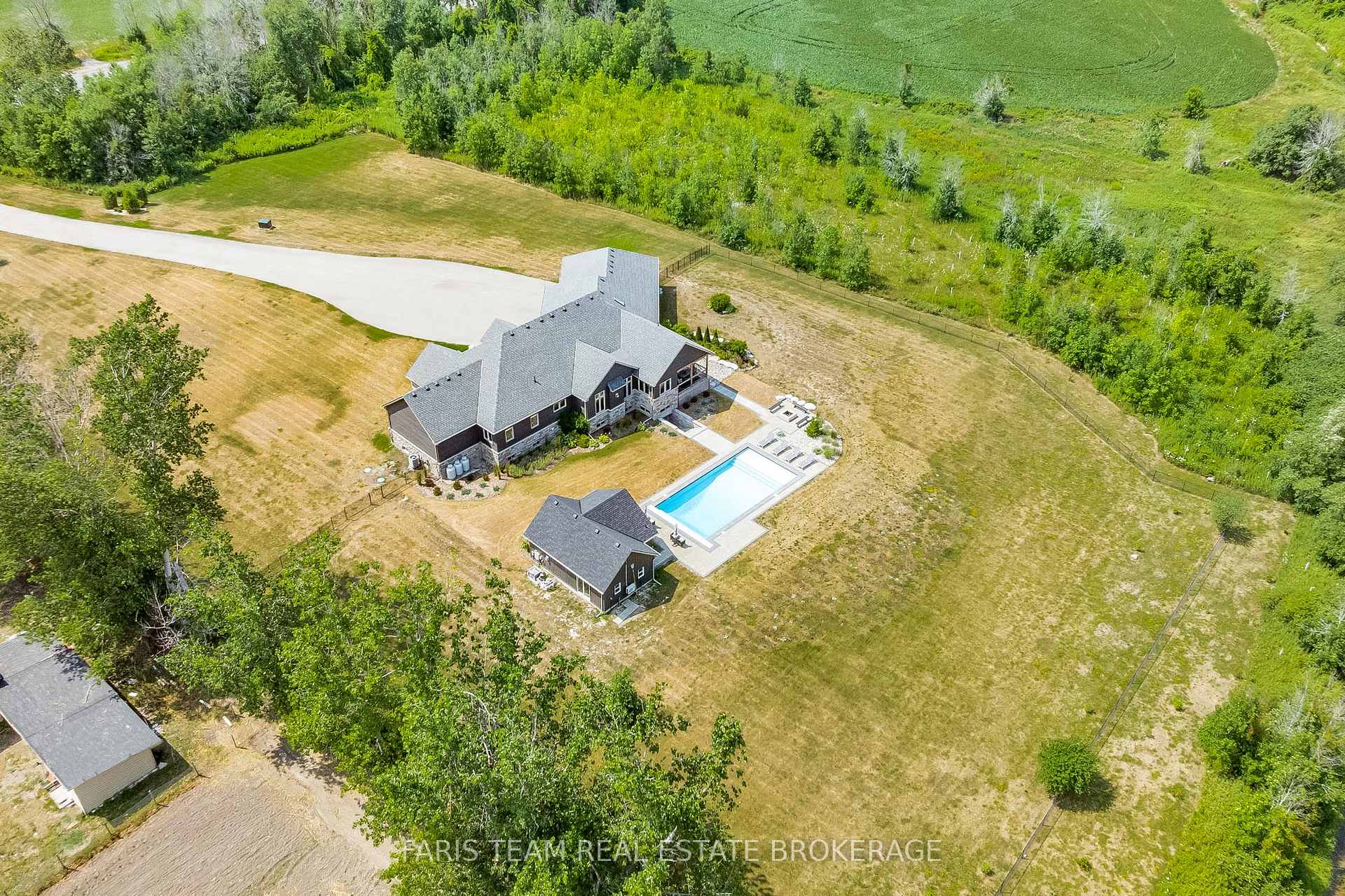 Photo 42 of 6185 10 Side Road, Innisfil, Cookstown — HOMEH