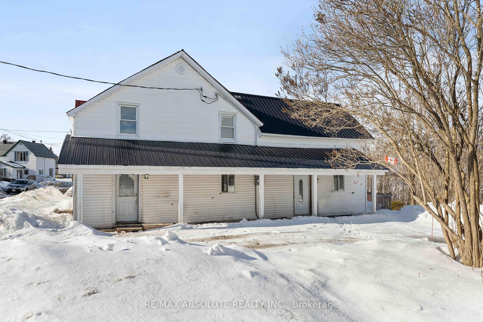 Photo 2 of 958 Centre Street, McNab/Braeside, Mcnab/Braeside Twps — HOMEH