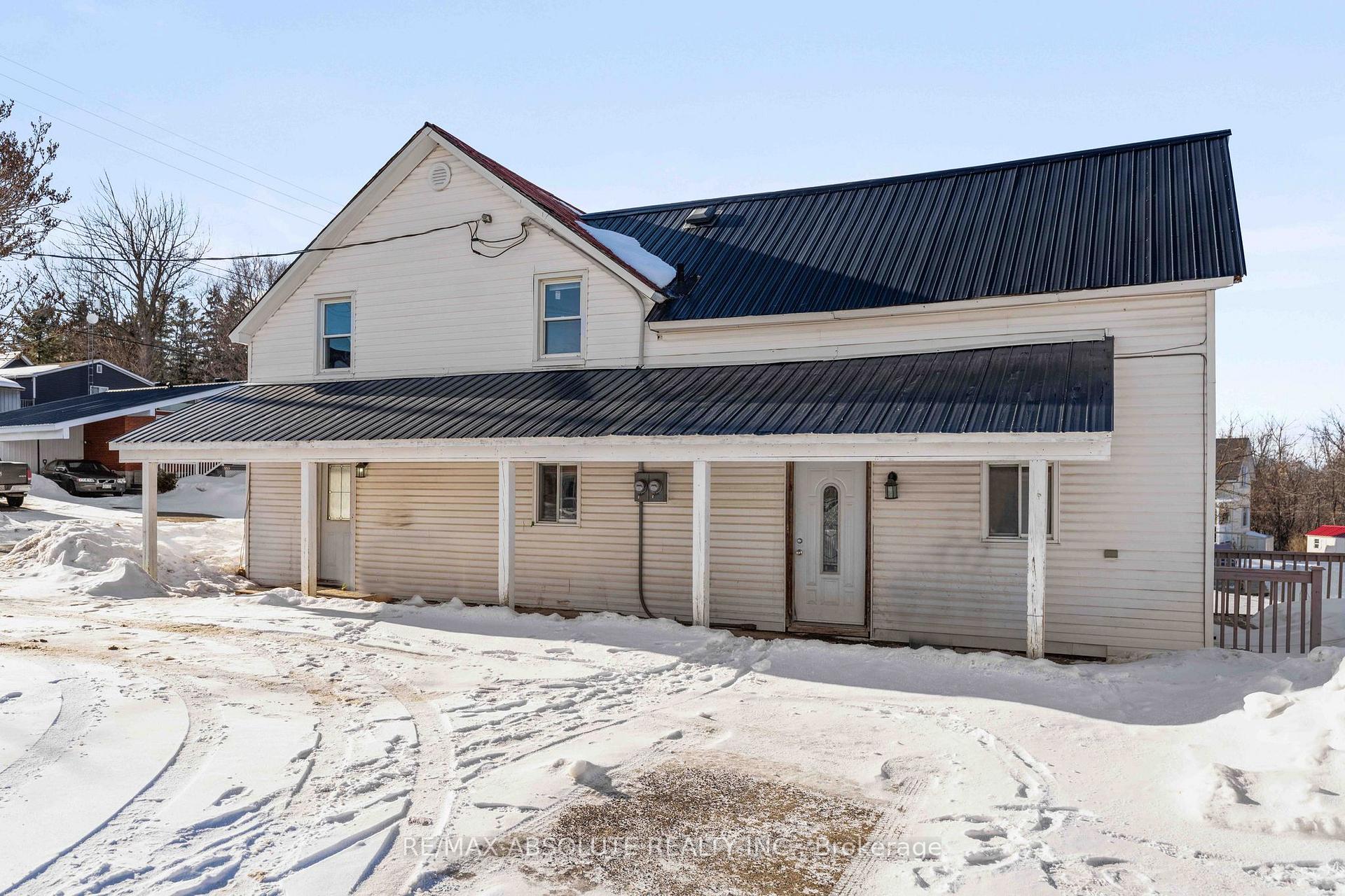 Photo 3 of 958 Centre Street, McNab/Braeside, Mcnab/Braeside Twps — HOMEH