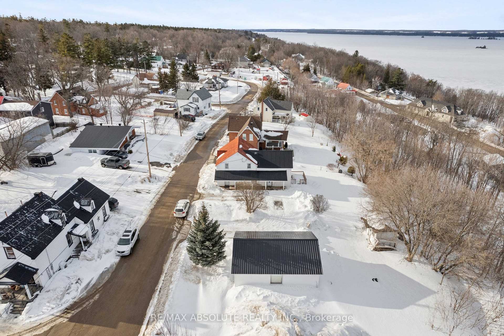 Photo 4 of 958 Centre Street, McNab/Braeside, Mcnab/Braeside Twps — HOMEH