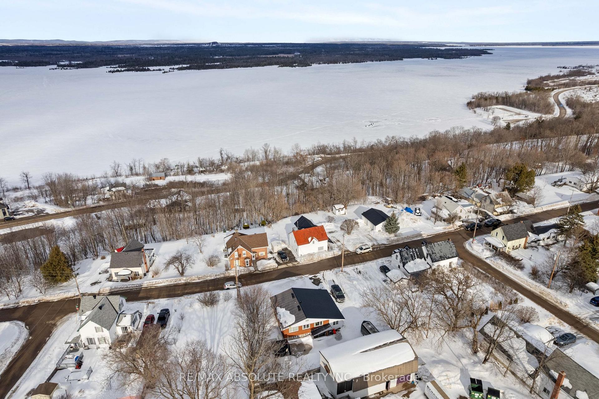 Photo 5 of 958 Centre Street, McNab/Braeside, Mcnab/Braeside Twps — HOMEH