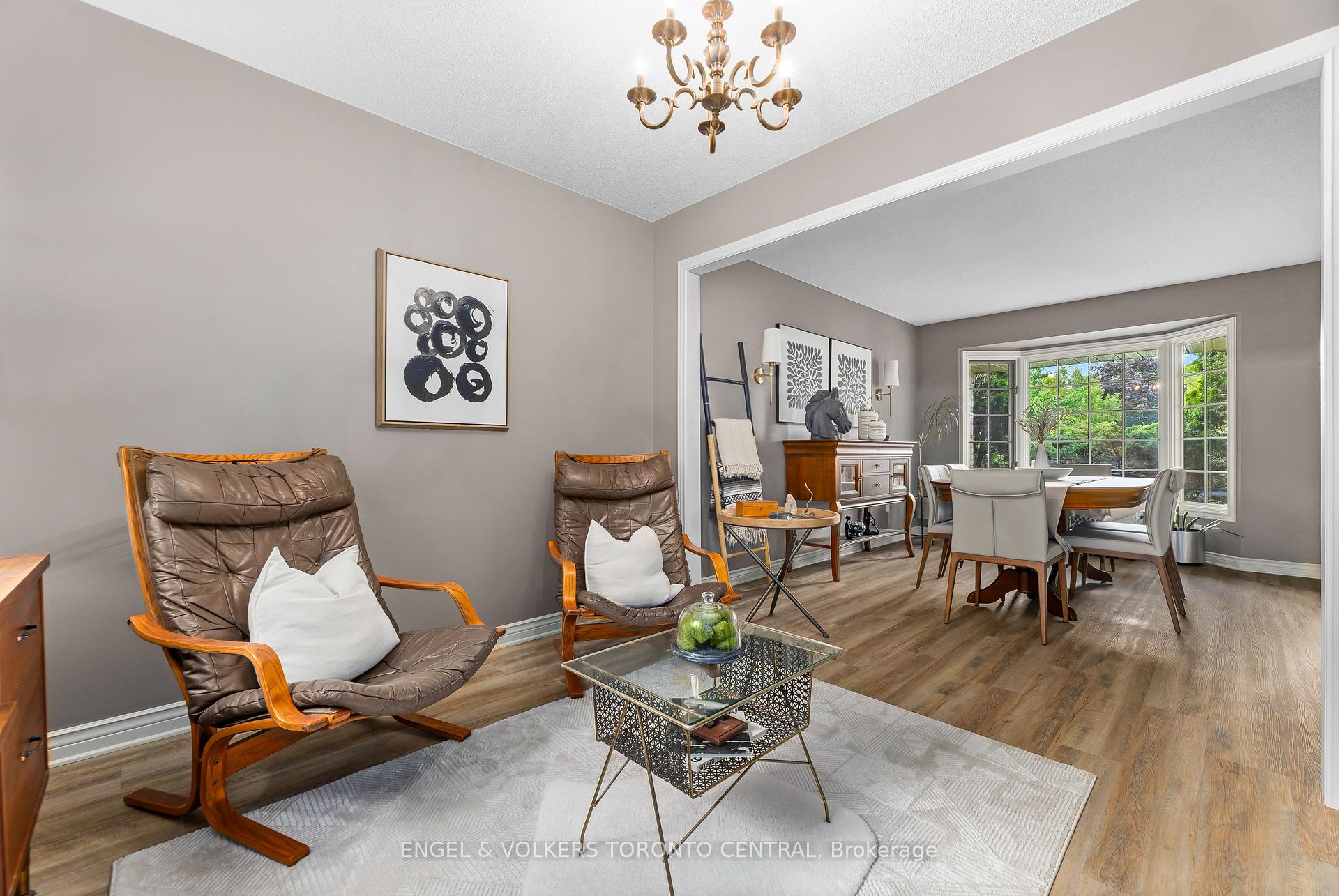 Photo 5 of 204 Killarney Grove, London, North H — HOMEH