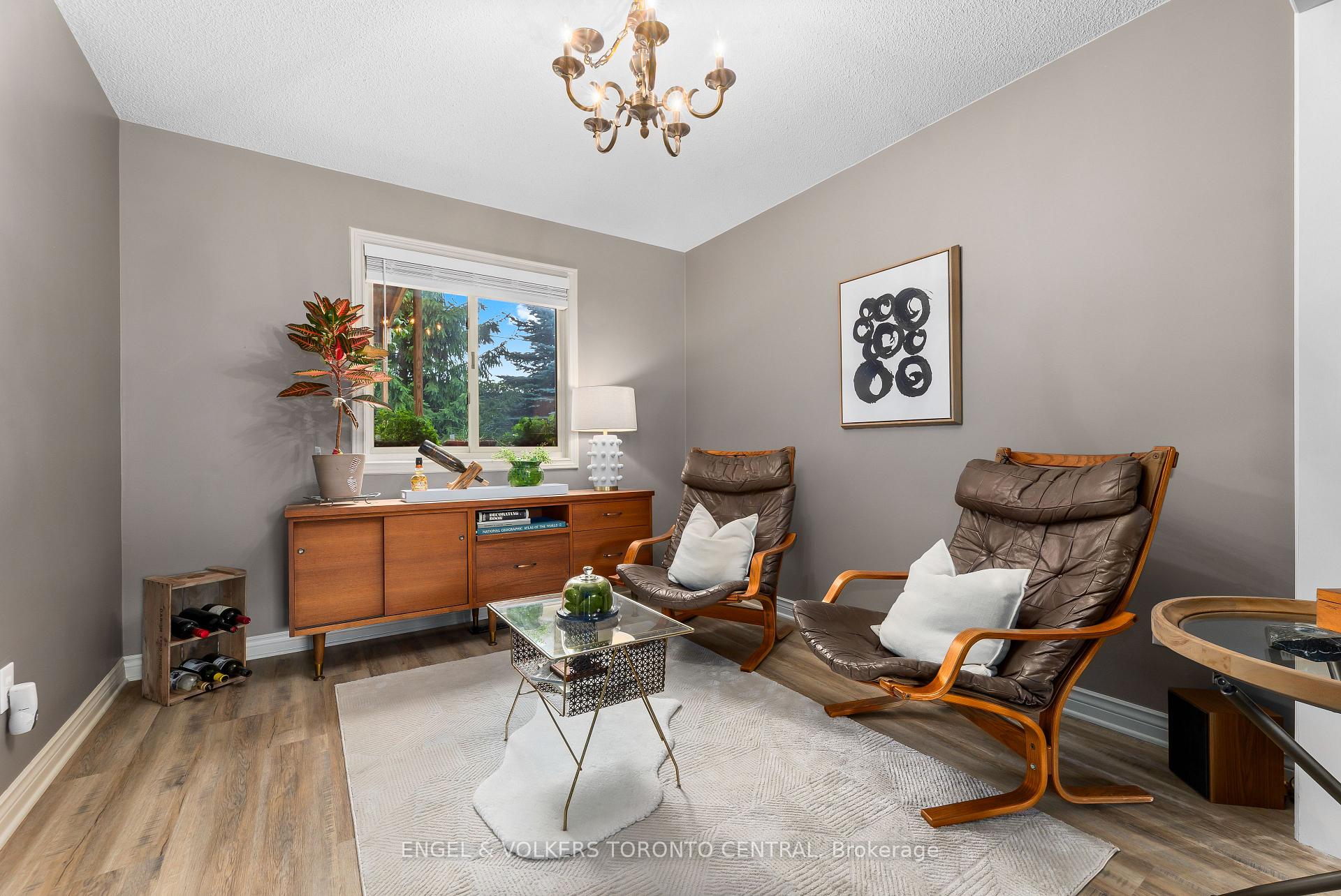 Photo 6 of 204 Killarney Grove, London, North H — HOMEH