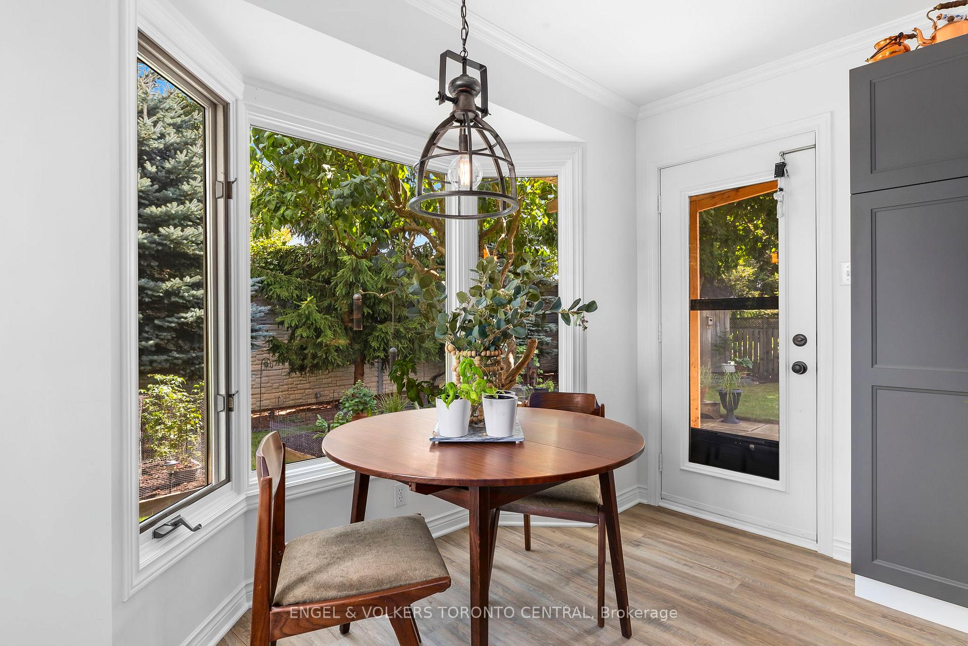 Photo 13 of 204 Killarney Grove, London, North H — HOMEH