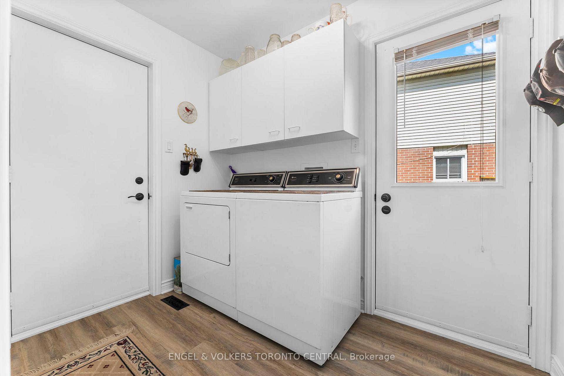 Photo 15 of 204 Killarney Grove, London, North H — HOMEH