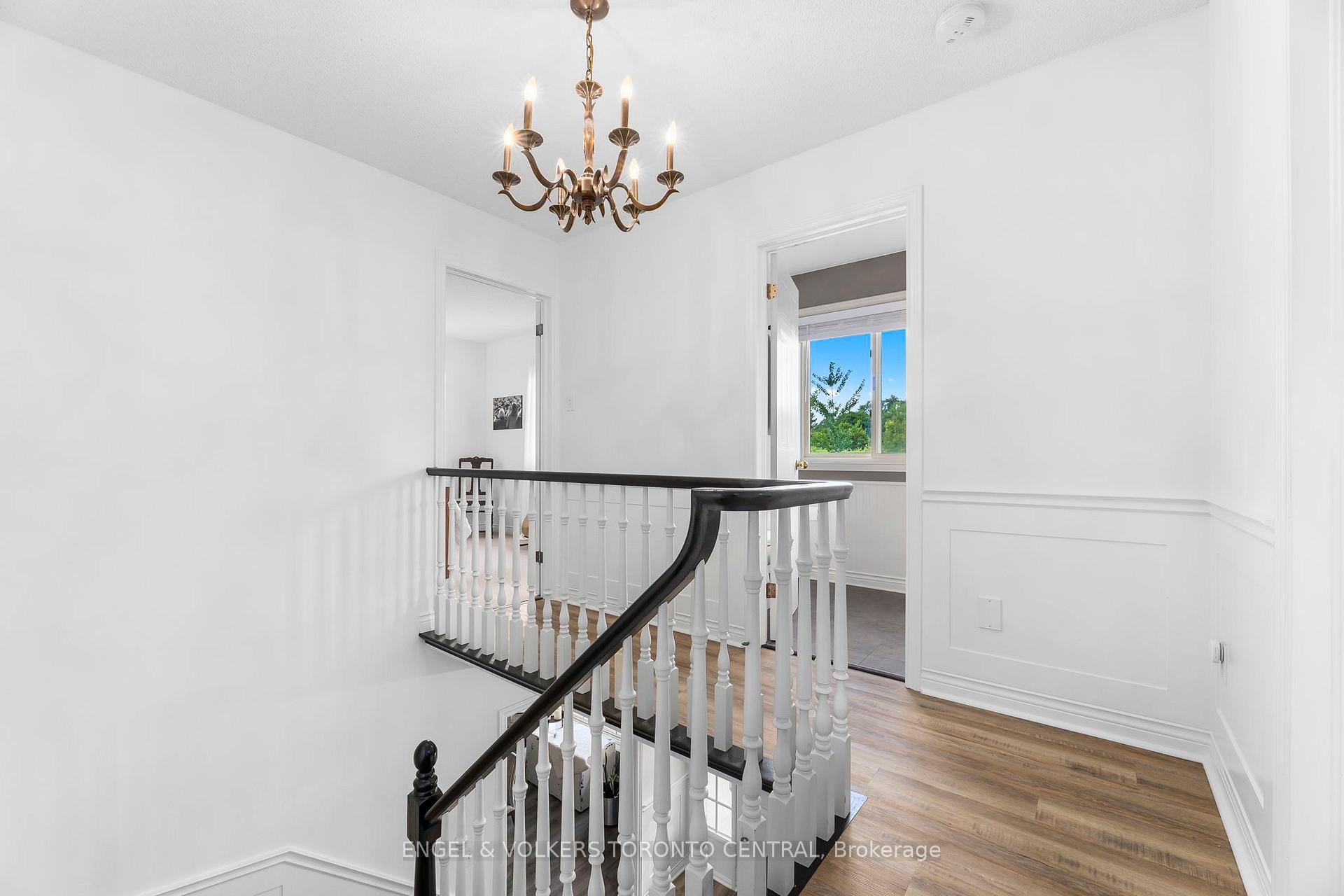 Photo 18 of 204 Killarney Grove, London, North H — HOMEH