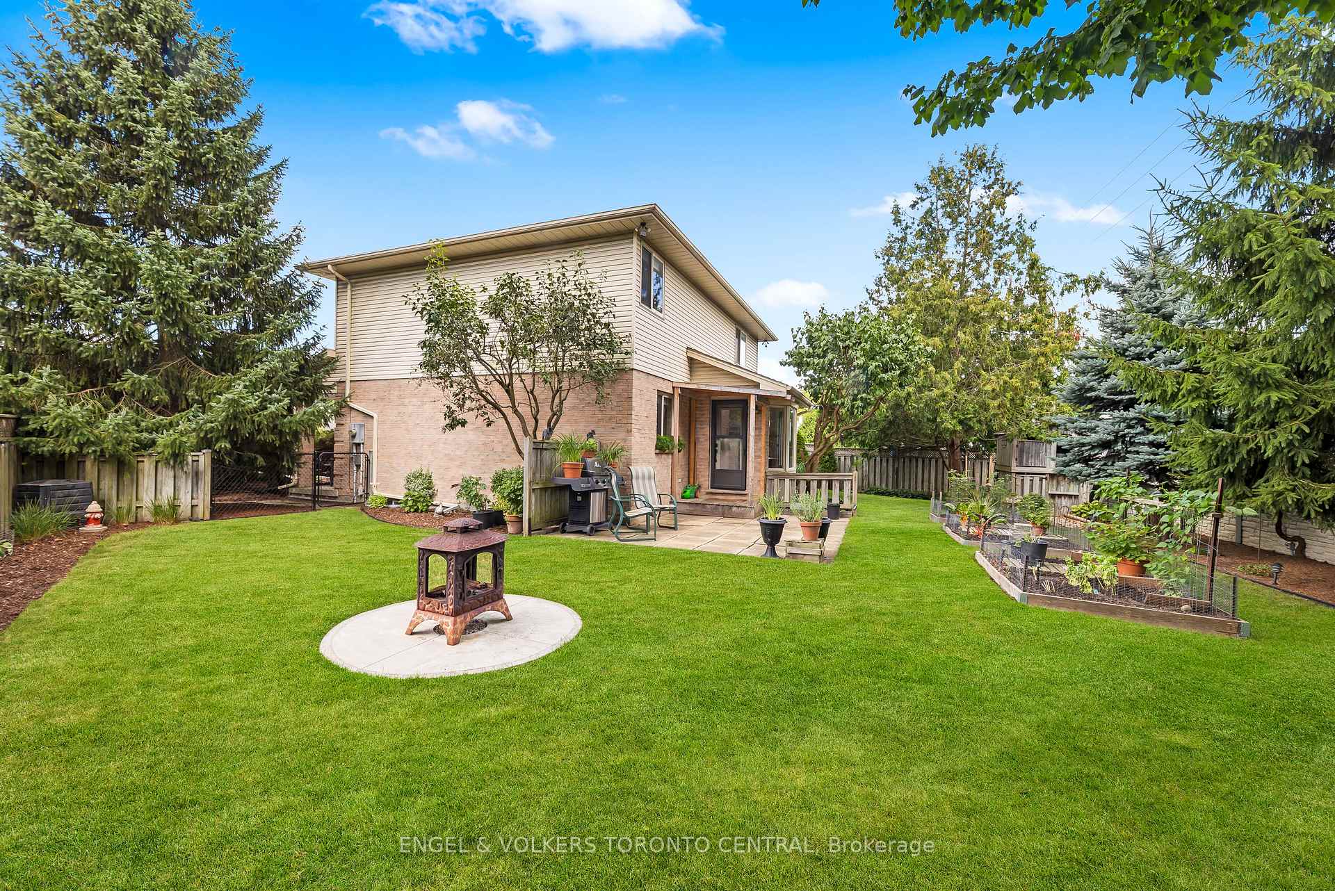 Photo 27 of 204 Killarney Grove, London, North H — HOMEH