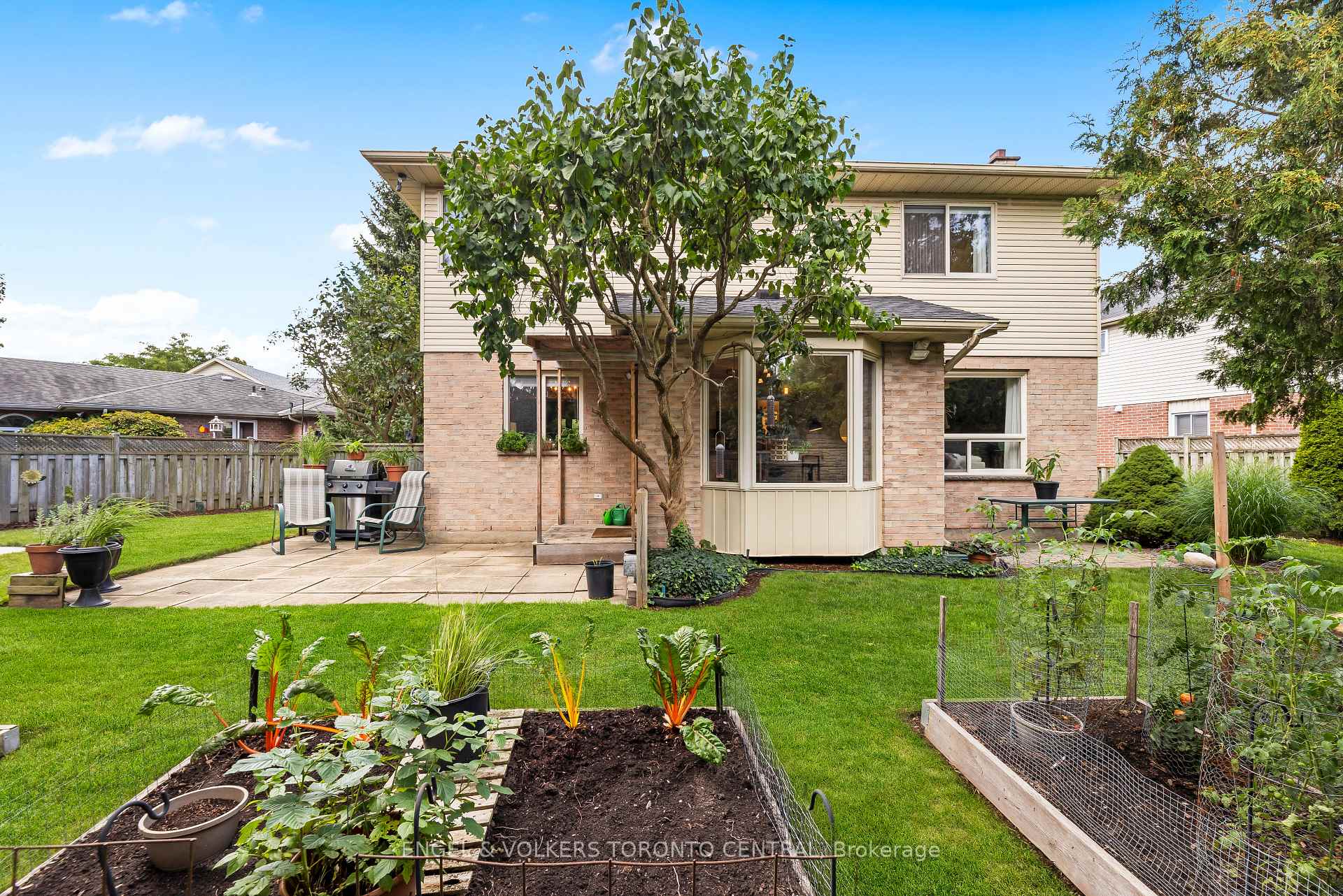 Photo 31 of 204 Killarney Grove, London, North H — HOMEH