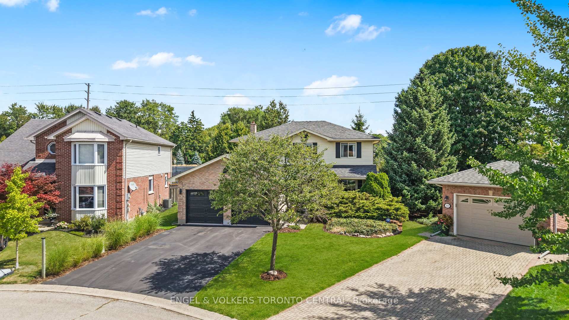 Photo 33 of 204 Killarney Grove, London, North H — HOMEH