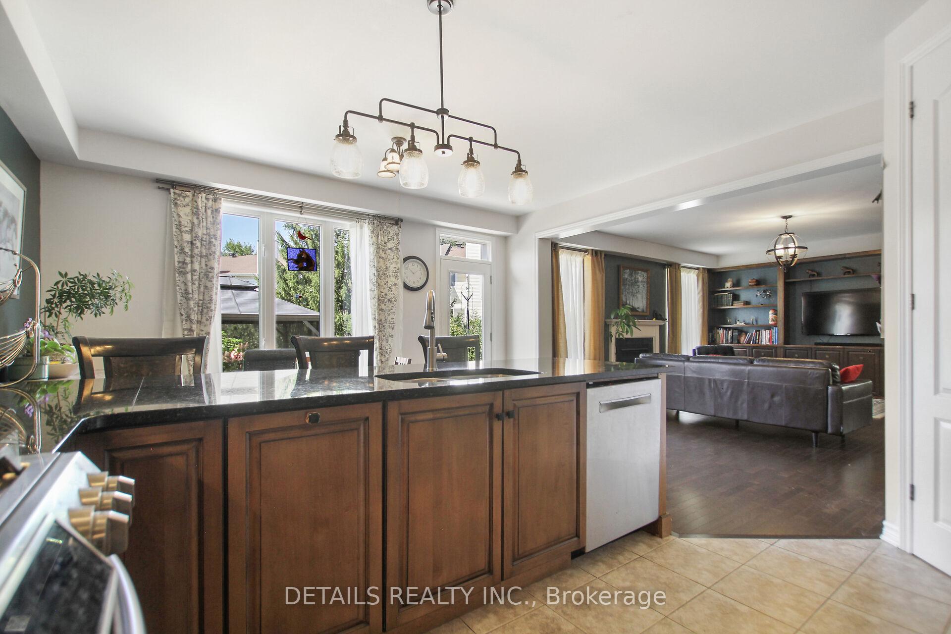 Photo 5 of 160 Asper Trail Circle, Ottawa, Kanata - Emerald Meadows/Trailwest — HOMEH