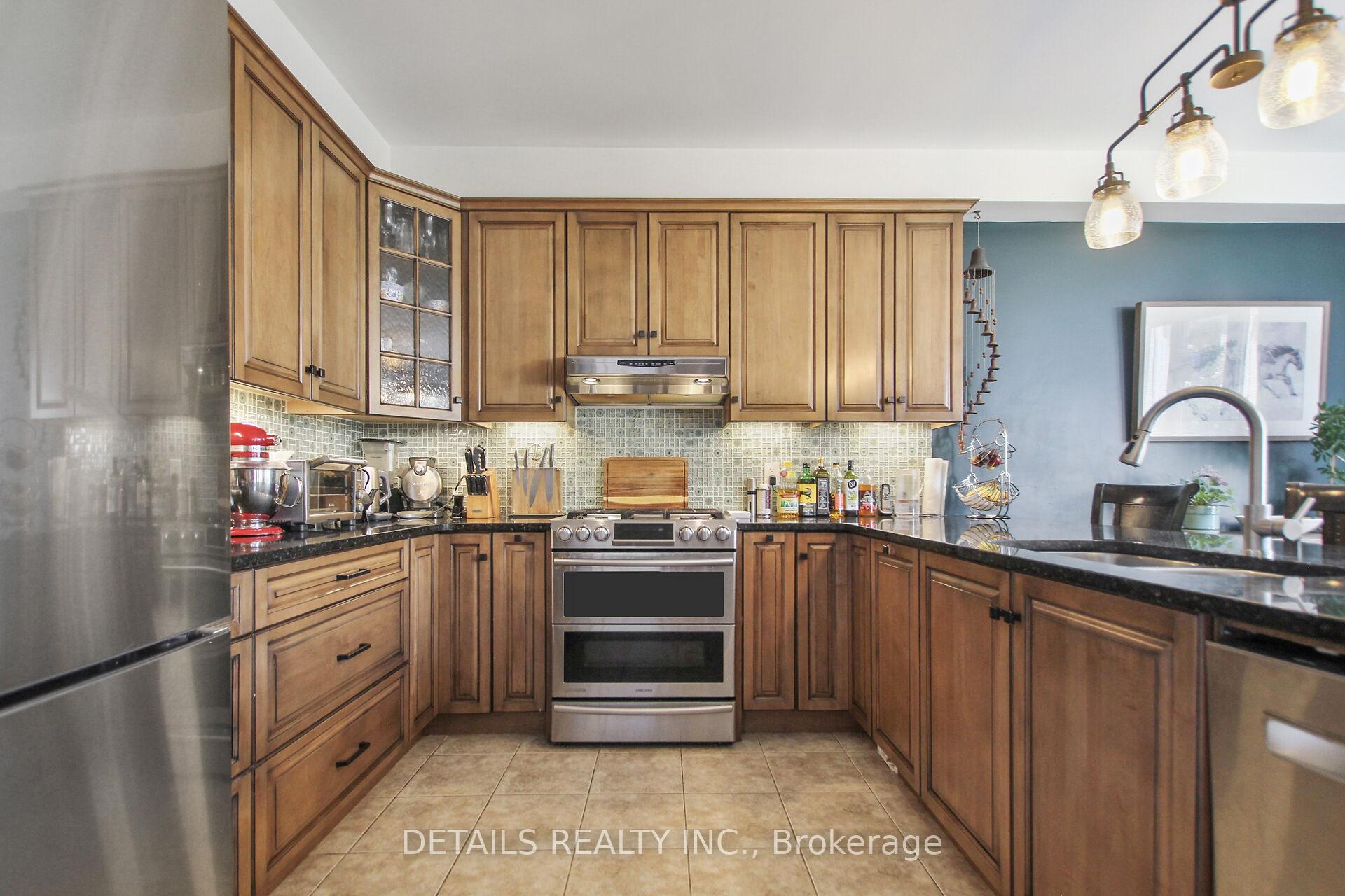 Photo 8 of 160 Asper Trail Circle, Ottawa, Kanata - Emerald Meadows/Trailwest — HOMEH
