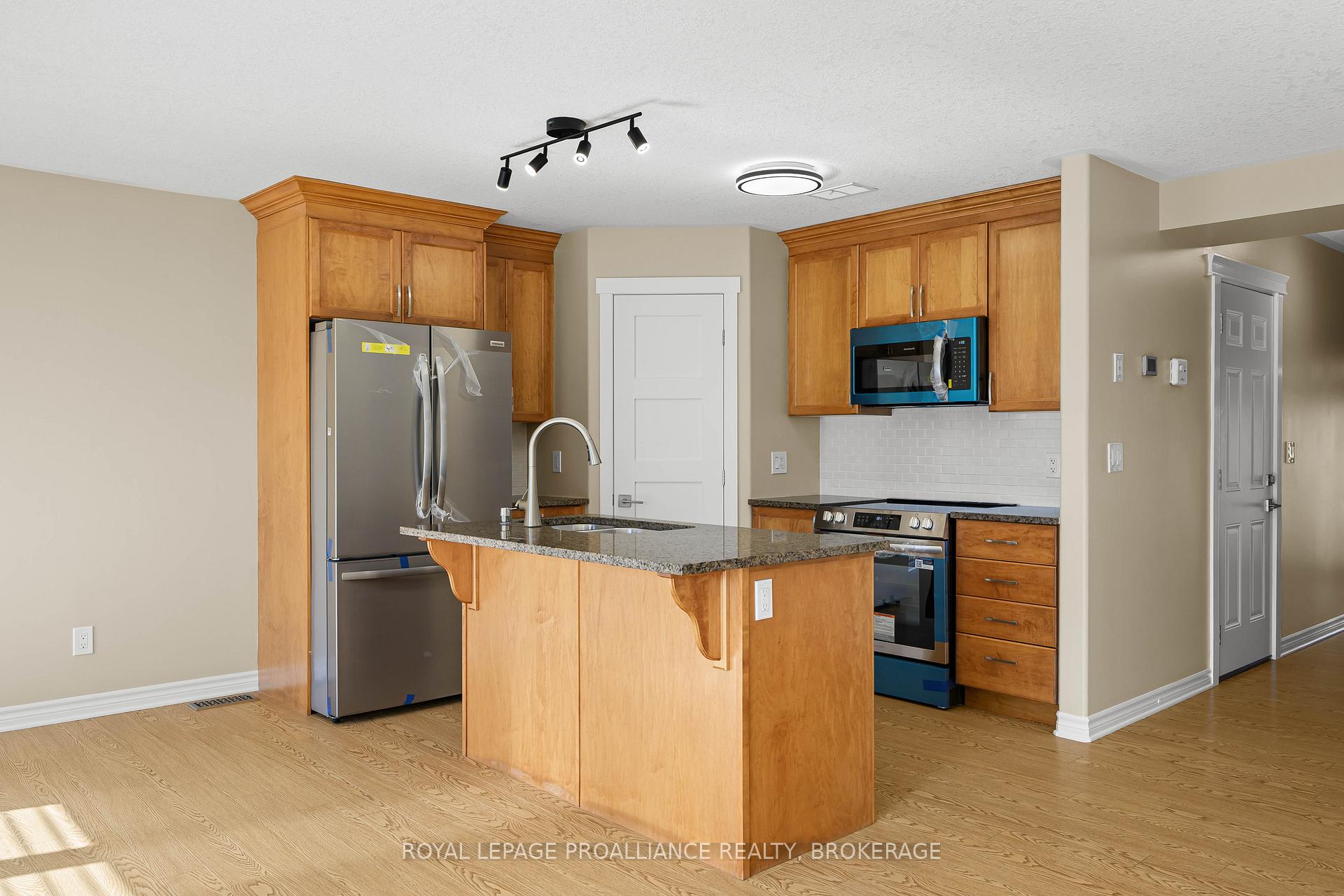 Photo 8 of 909 Blossom Street, Kingston, City Northwest — HOMEH