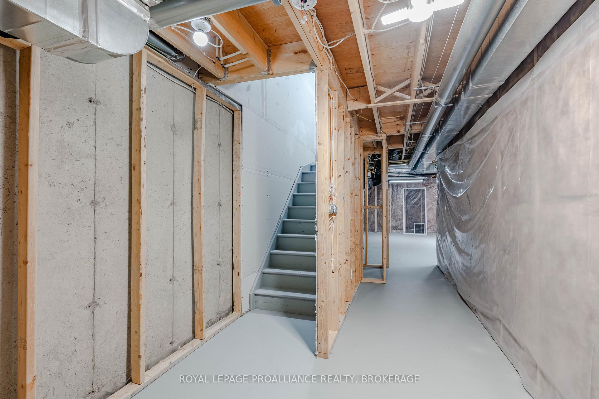 Photo 32 of 909 Blossom Street, Kingston, City Northwest — HOMEH