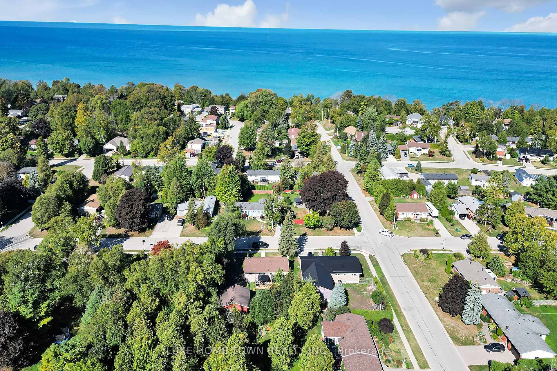 Photo 3 of 70 Inverlyn Crescent, Kincardine — HOMEH