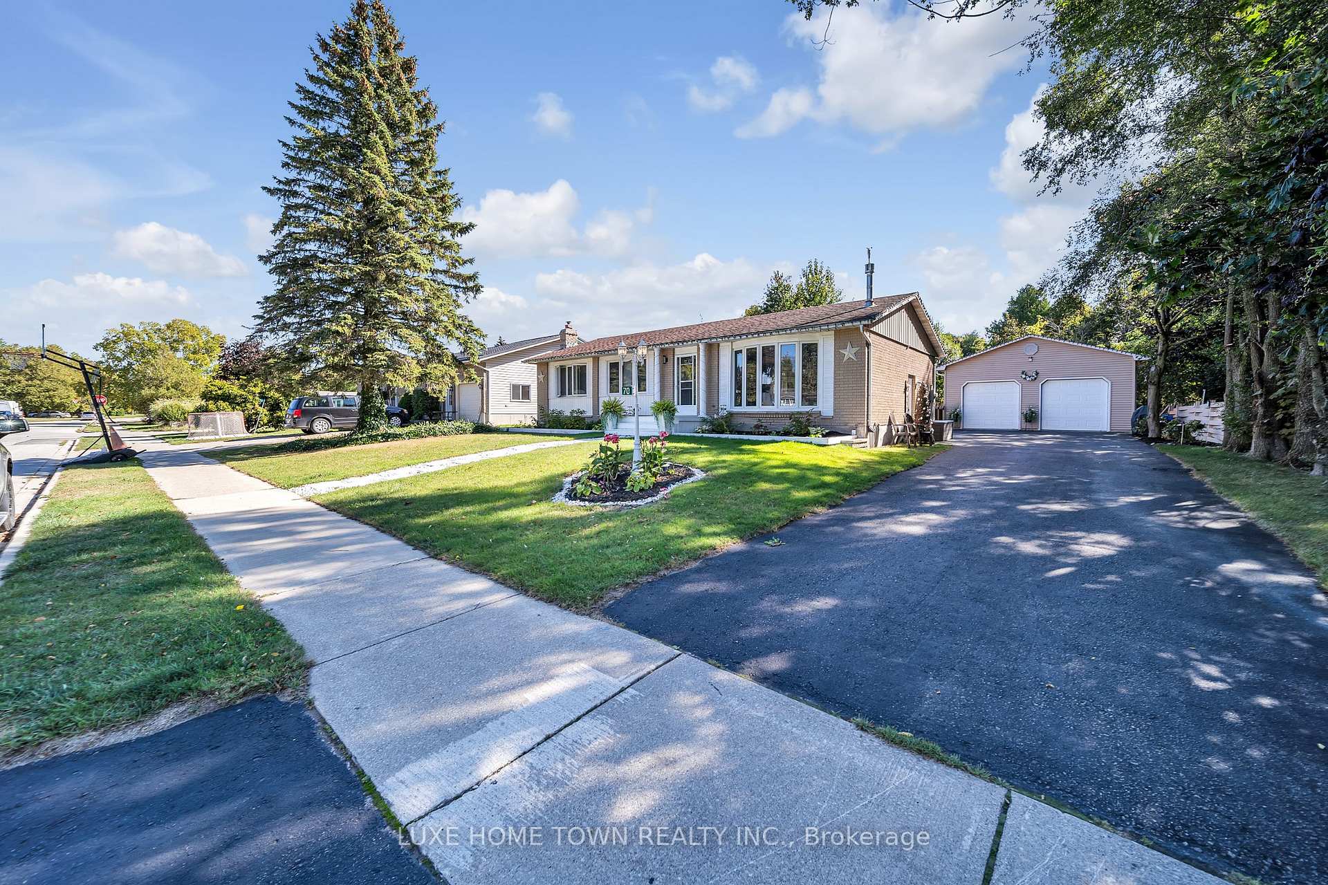 Photo 4 of 70 Inverlyn Crescent, Kincardine — HOMEH