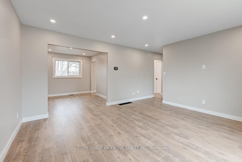 Photo 4 of 2252 Richard Street, Innisfil, Alcona — HOMEH