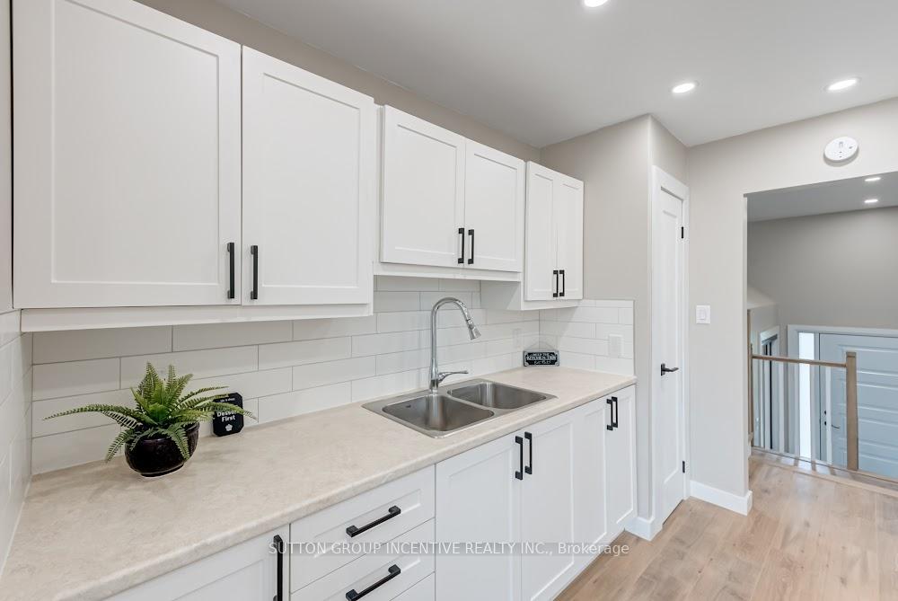Photo 8 of 2252 Richard Street, Innisfil, Alcona — HOMEH
