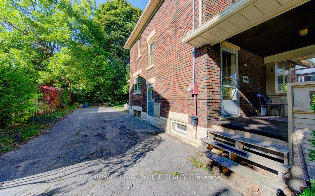 Photo 8 of 106 Mansion Street, Kitchener — HOMEH