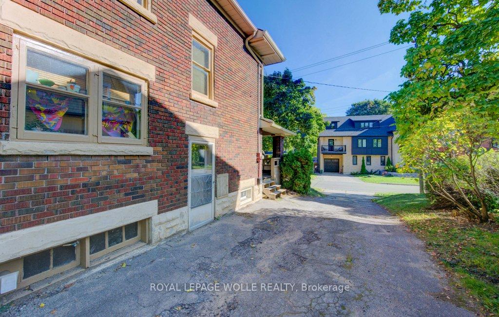 Photo 34 of 106 Mansion Street, Kitchener — HOMEH