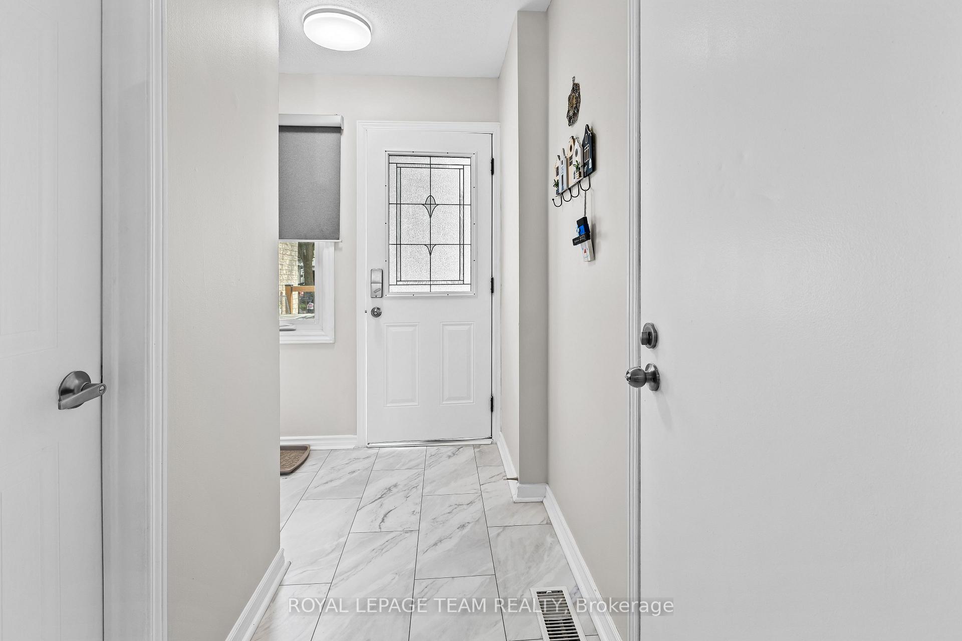 Photo 9 of 53 Kimbolton Crescent, Ottawa, Kanata - Morgan's Grant/South March — HOMEH