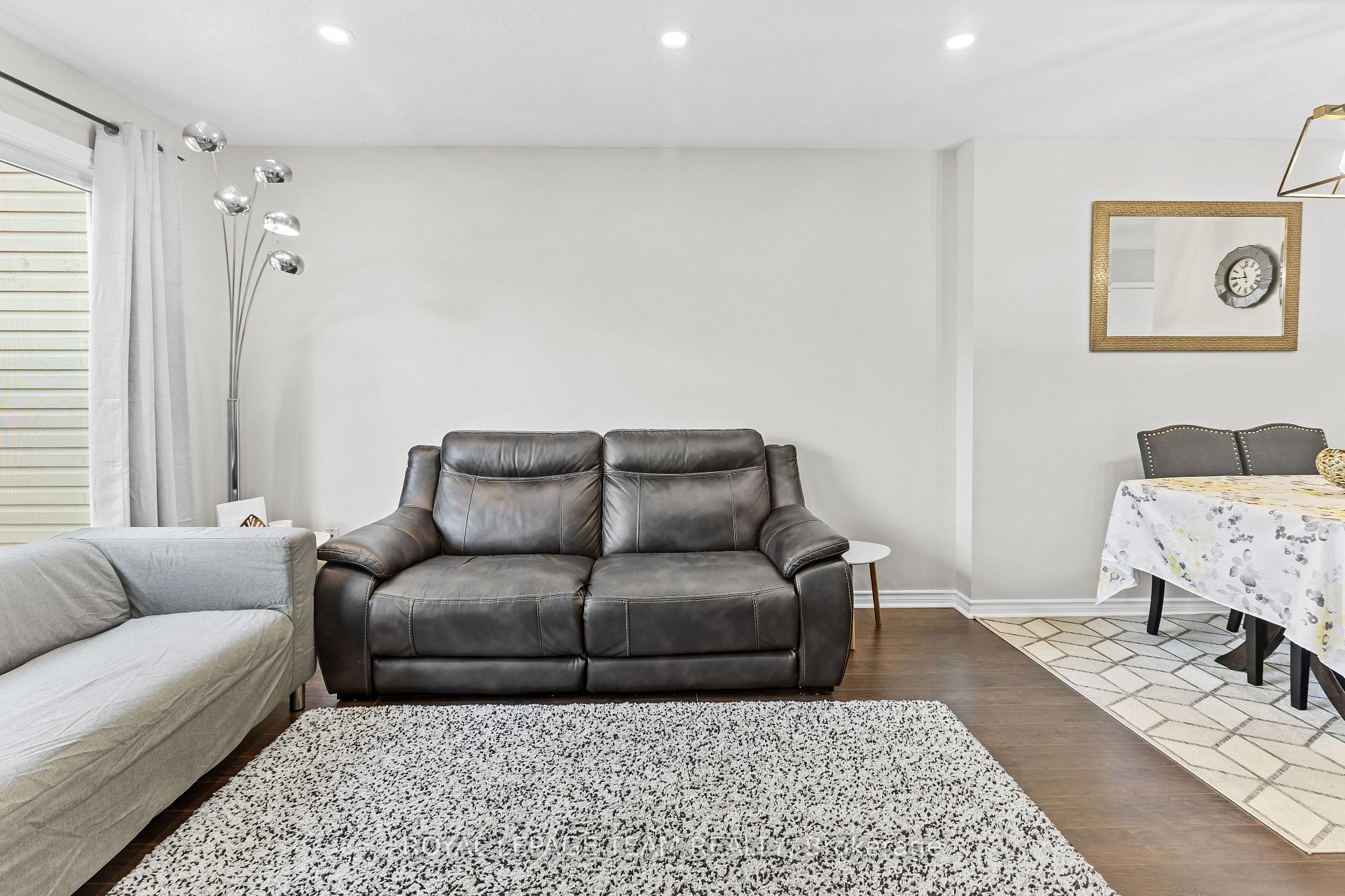 Photo 17 of 53 Kimbolton Crescent, Ottawa, Kanata - Morgan's Grant/South March — HOMEH