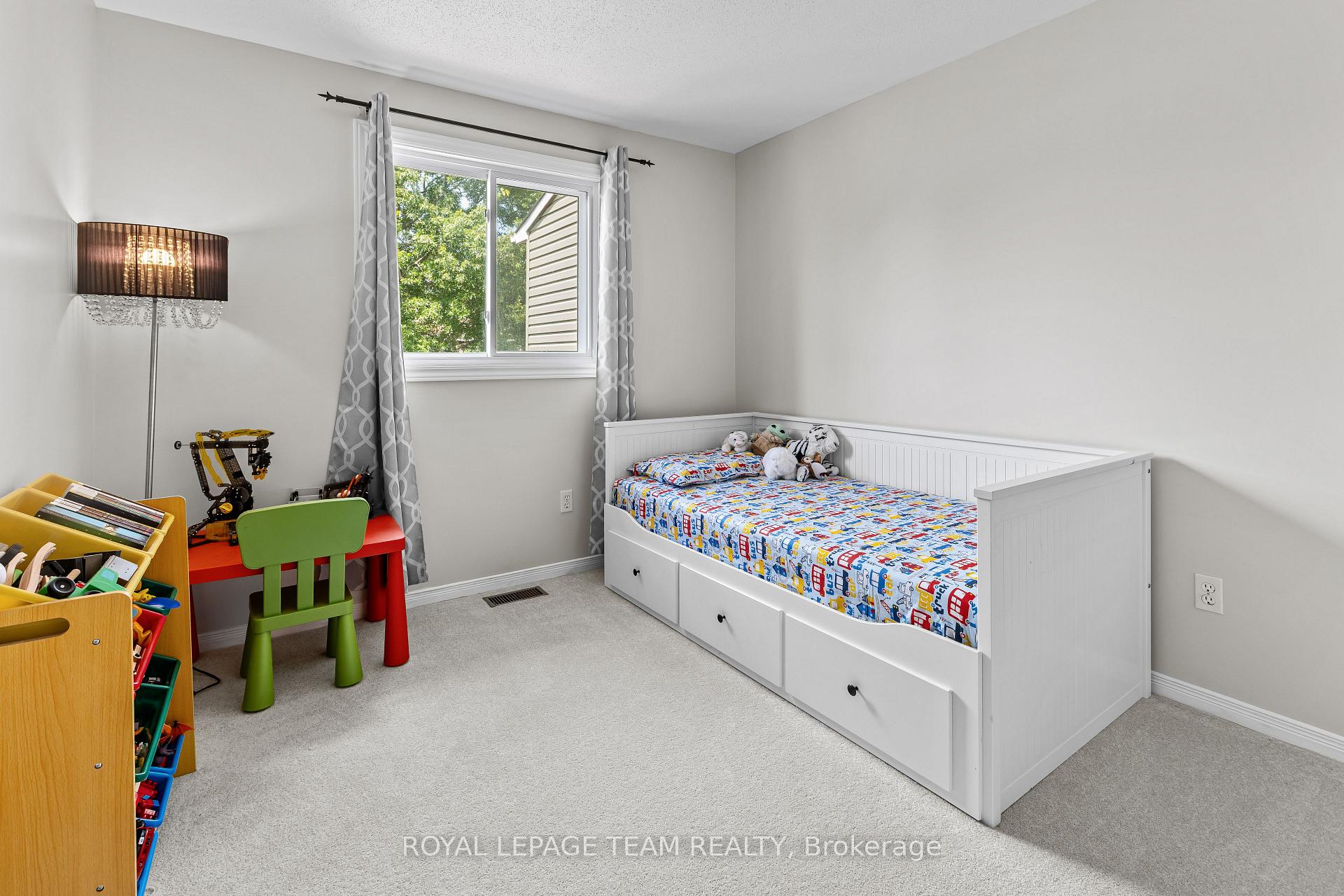 Photo 24 of 53 Kimbolton Crescent, Ottawa, Kanata - Morgan's Grant/South March — HOMEH