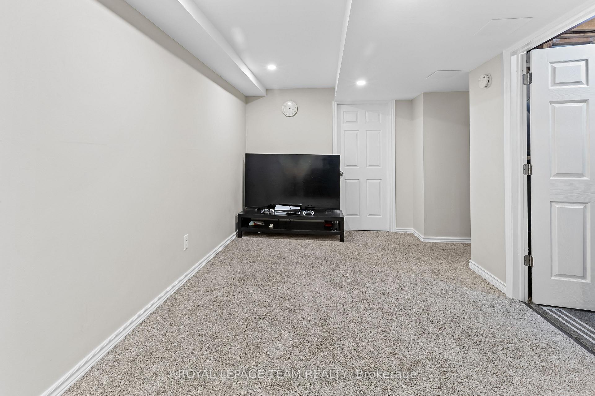 Photo 32 of 53 Kimbolton Crescent, Ottawa, Kanata - Morgan's Grant/South March — HOMEH