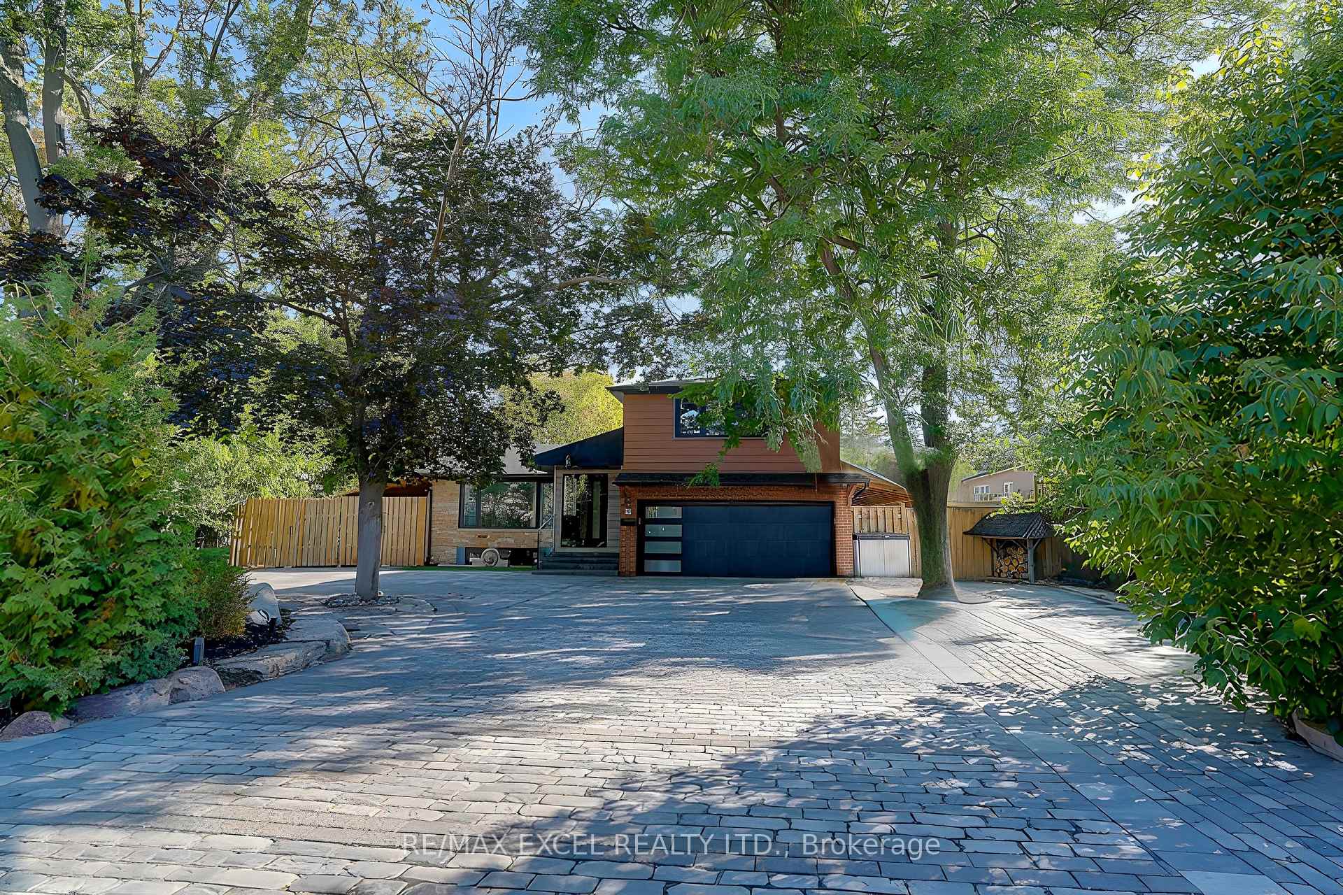 Photo 2 of 9 Oakcrest Avenue, Markham, Village Green-South Unionville — HOMEH