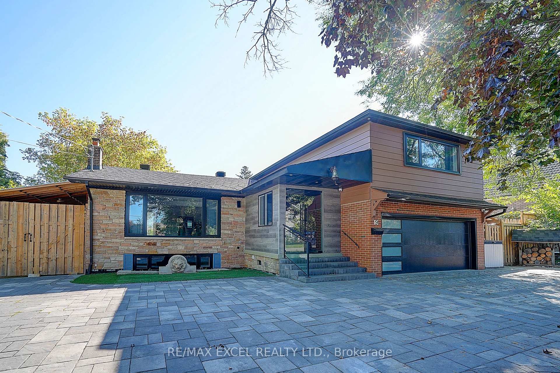 Photo 3 of 9 Oakcrest Avenue, Markham, Village Green-South Unionville — HOMEH
