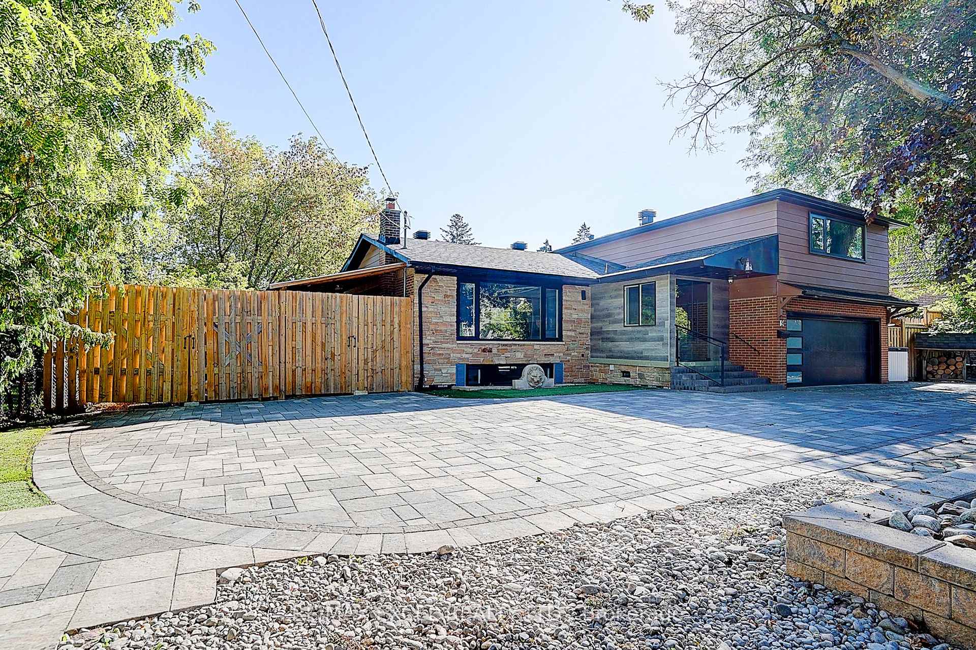 Photo 4 of 9 Oakcrest Avenue, Markham, Village Green-South Unionville — HOMEH