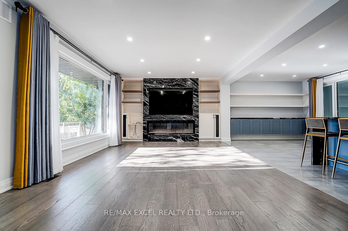 Photo 10 of 9 Oakcrest Avenue, Markham, Village Green-South Unionville — HOMEH