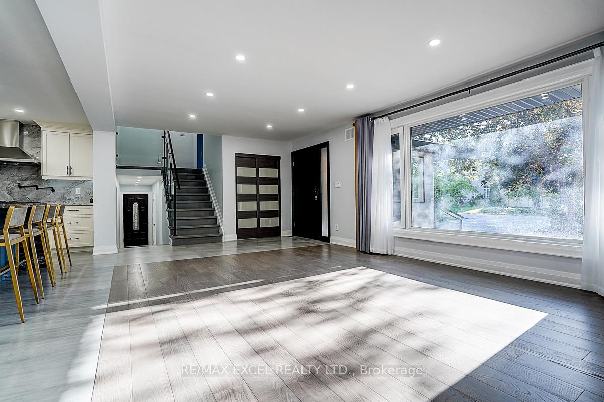 Photo 14 of 9 Oakcrest Avenue, Markham, Village Green-South Unionville — HOMEH
