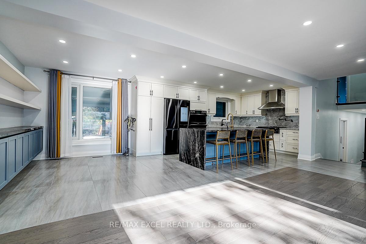 Photo 15 of 9 Oakcrest Avenue, Markham, Village Green-South Unionville — HOMEH