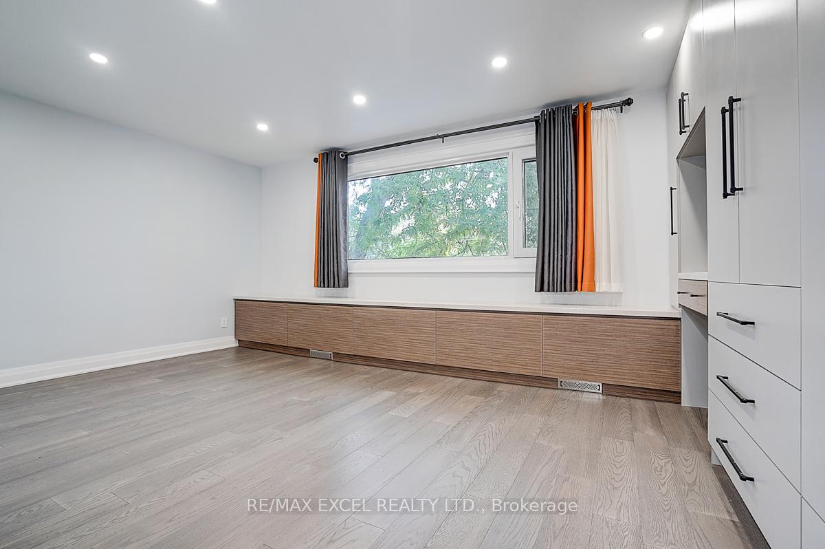 Photo 21 of 9 Oakcrest Avenue, Markham, Village Green-South Unionville — HOMEH