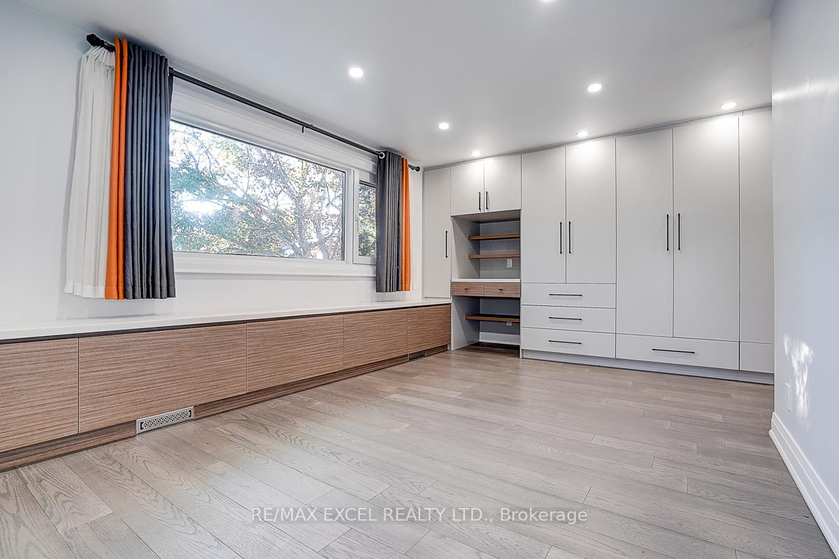 Photo 23 of 9 Oakcrest Avenue, Markham, Village Green-South Unionville — HOMEH
