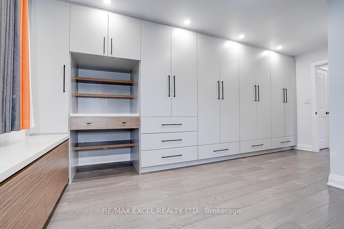 Photo 24 of 9 Oakcrest Avenue, Markham, Village Green-South Unionville — HOMEH