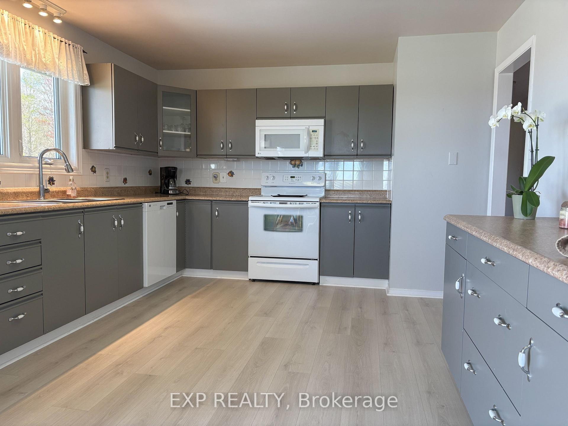 Photo 5 of 330 Goshen Road, McNab/Braeside, Mcnab/Braeside Twps — HOMEH