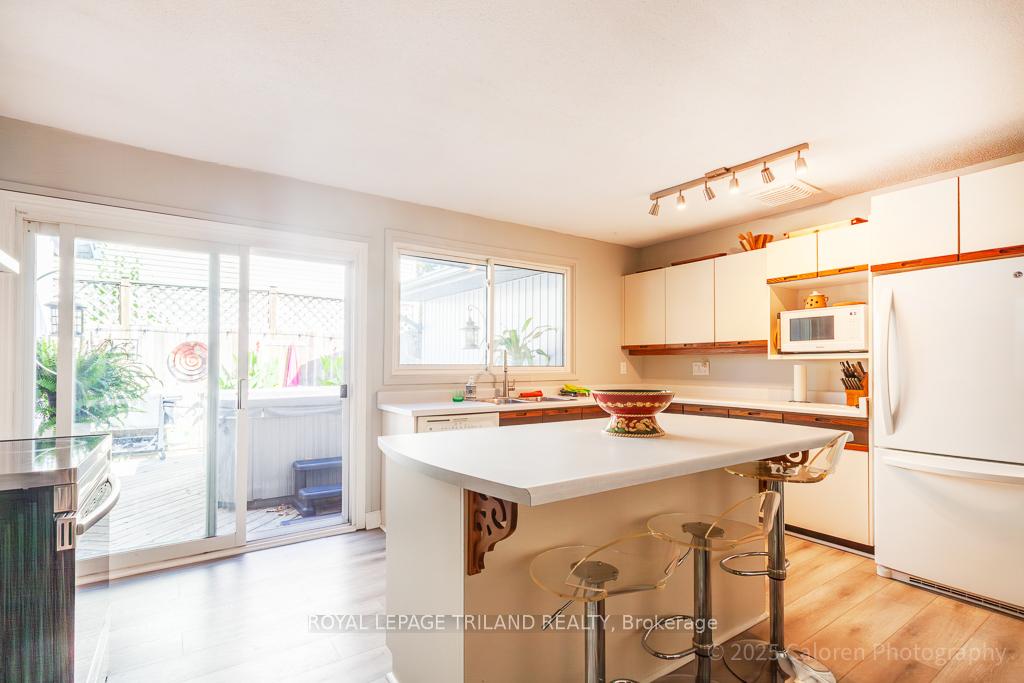 Photo 15 of 23 Crabtree Avenue, London, North F — HOMEH