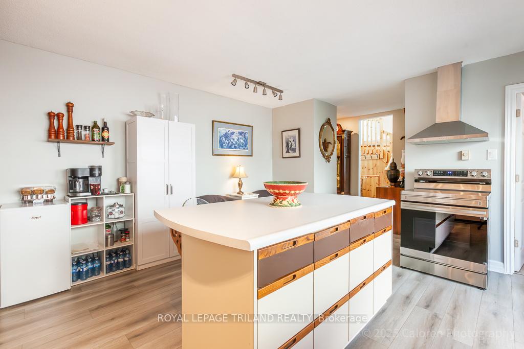 Photo 17 of 23 Crabtree Avenue, London, North F — HOMEH