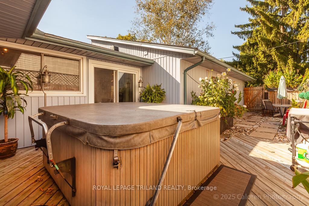 Photo 38 of 23 Crabtree Avenue, London, North F — HOMEH